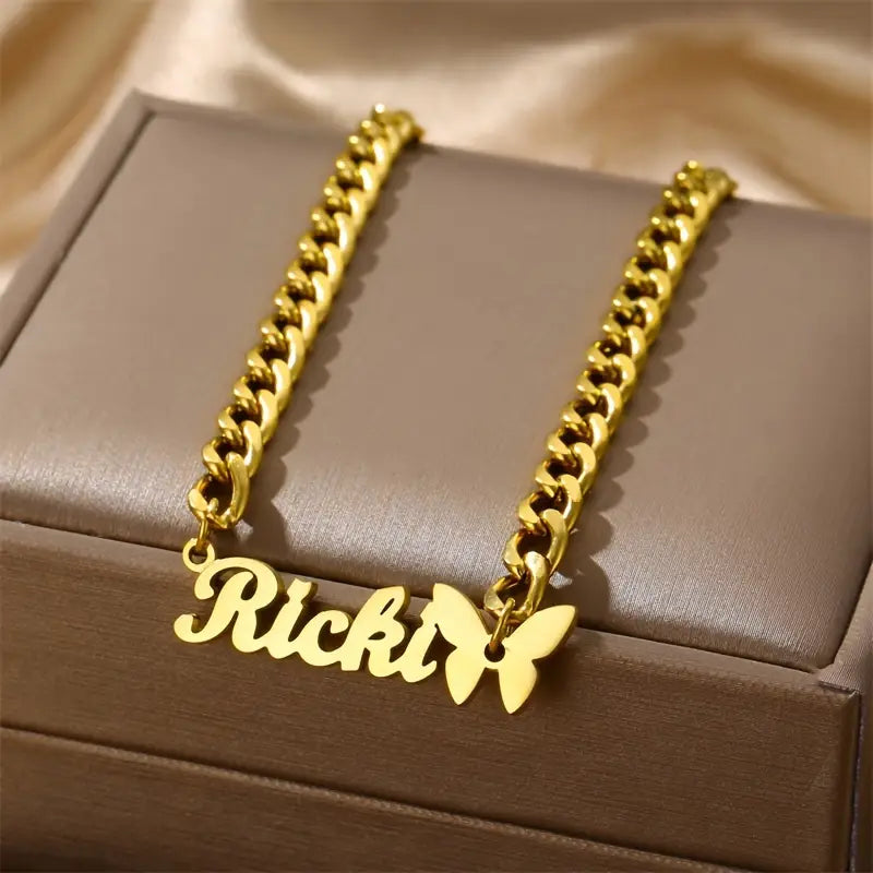 COLLAR CON NOMBRE + MARIPOSA + CADENA GRUESA