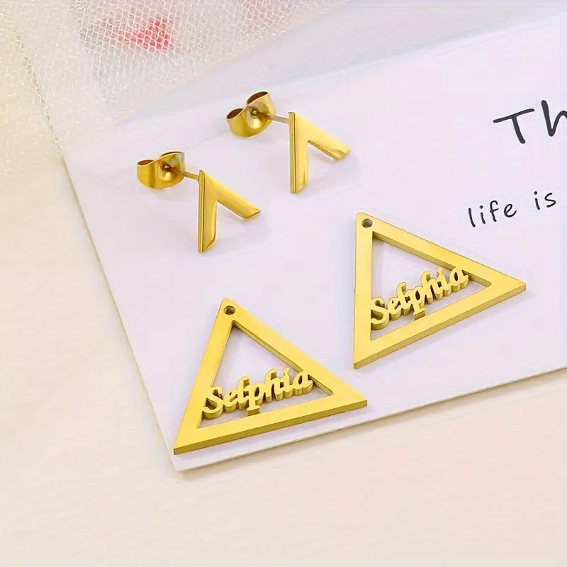 ARETES TRIANGULO CON NOMBRE