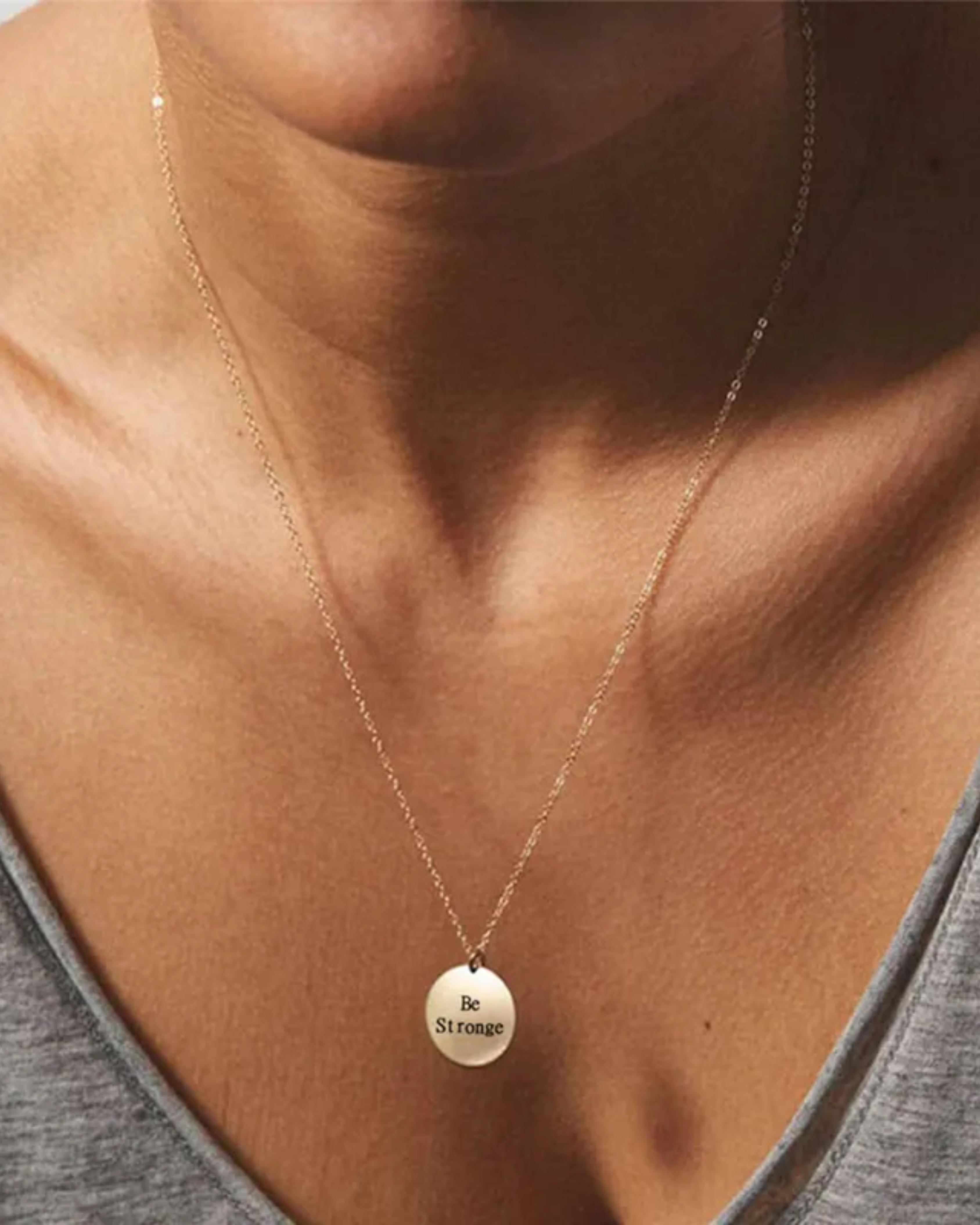 PLACA MINI REDONDA CON FOTOGRABADO + CADENA FINA