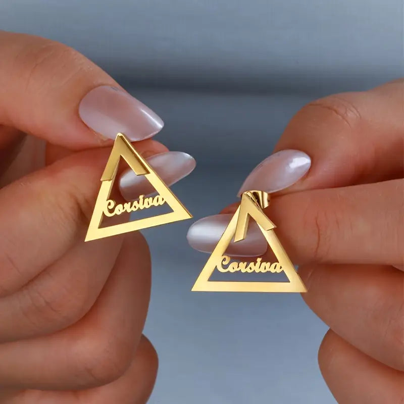 ARETES TRIANGULO CON NOMBRE