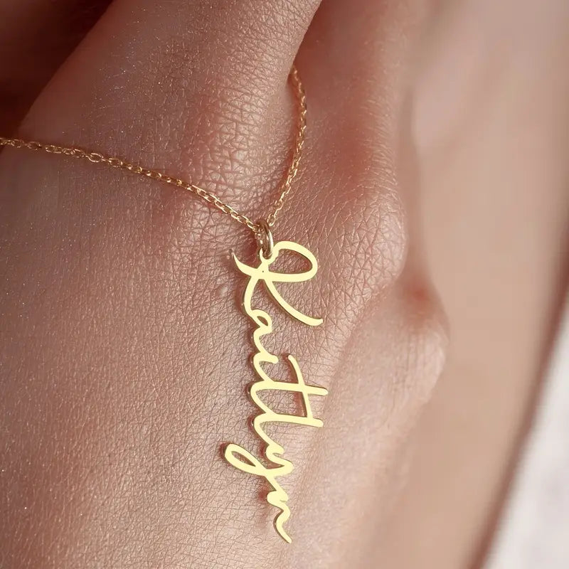 COLLAR CLASICO CON NOMBRE VERTICAL