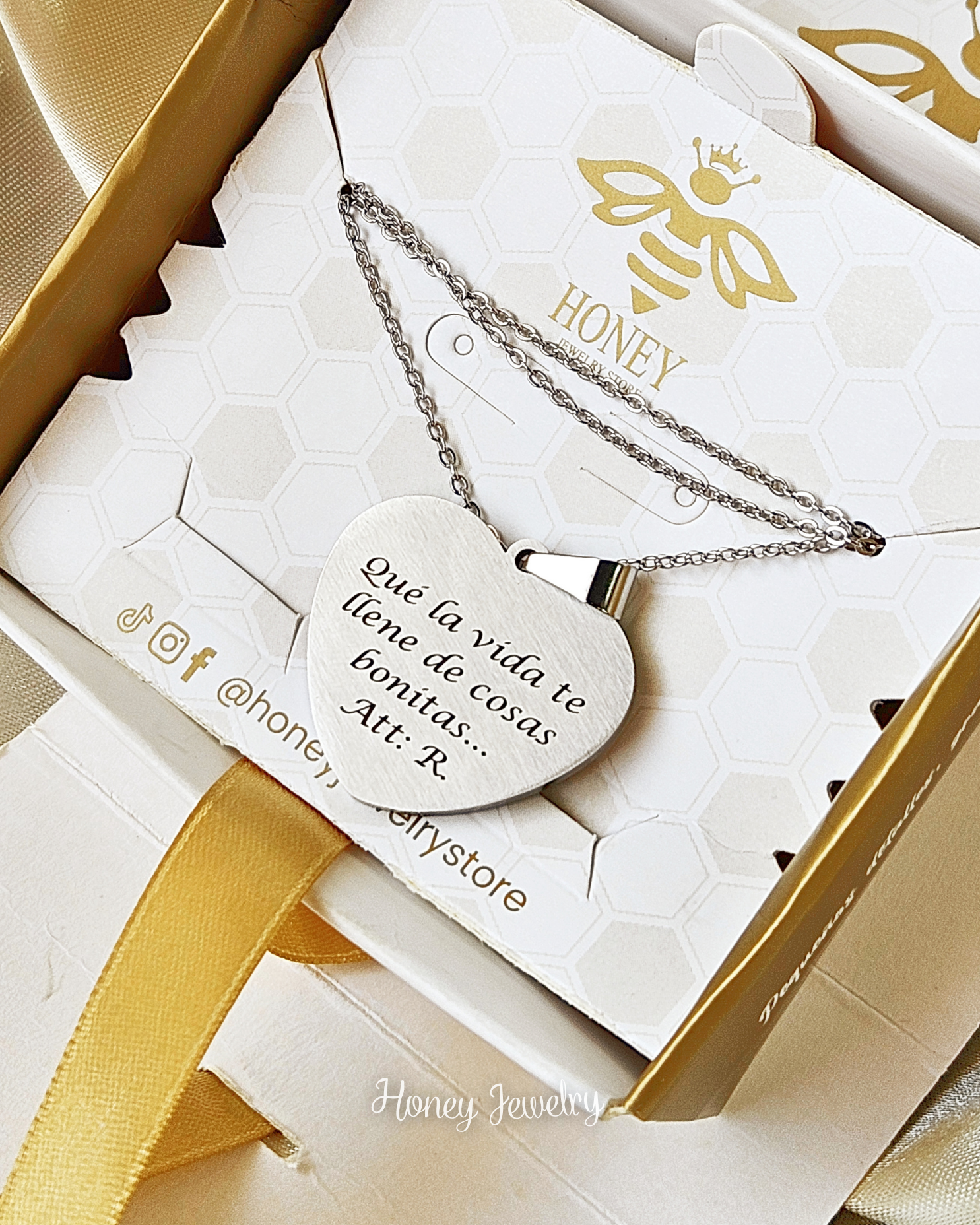 COLLAR PLACA CORAZÓN CON FOTOGRABADO + CADENA FINA