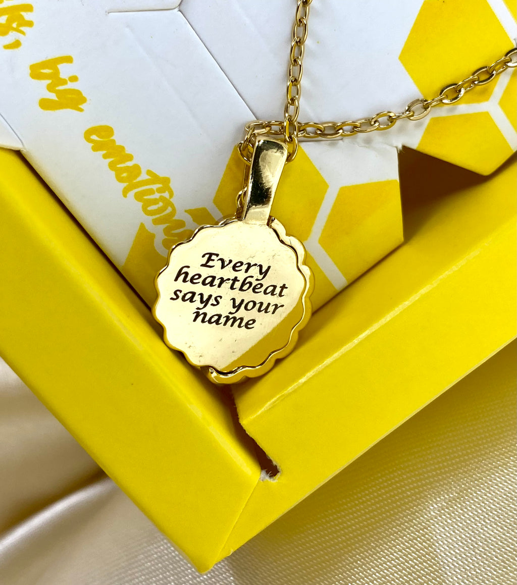 COLLAR RELICARIO MARGARITA