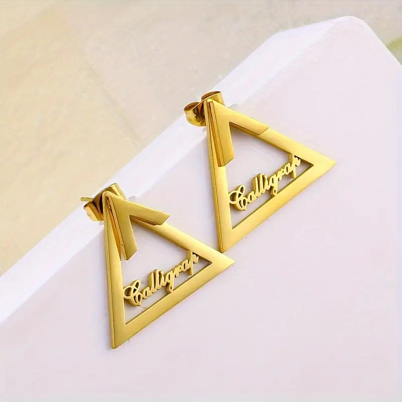 ARETES TRIANGULO CON NOMBRE
