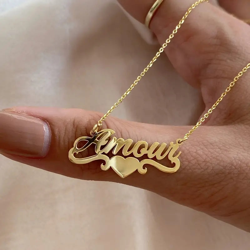 COLLAR CON NOMBRE CLÁSICO Y MARCO CORAZON