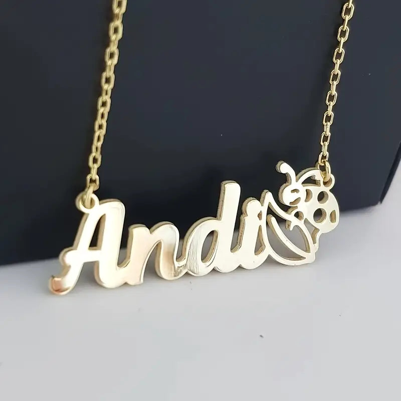 COLLAR CON NOMBRE Y MARIQUITA