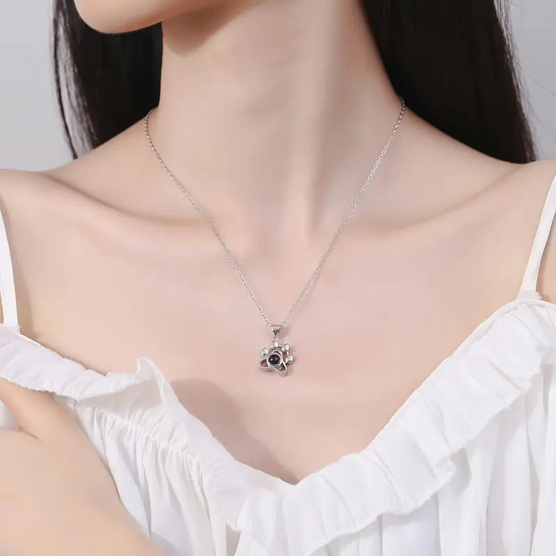 PRE ORDEN - COLLAR HUELLITA CON FOTO PROYECCION