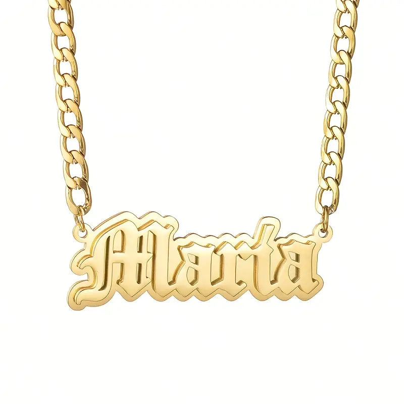 COLLAR NOMBRE DOBLE CAPA LETRA OLD ENGLISH