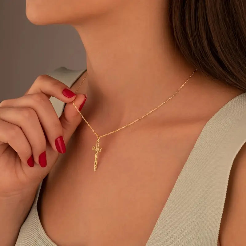 COLLAR CON NOMBRE EN FORMA DE CRUZ