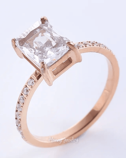 Anillo circones varios con circón grande corte diamante (Pre orden)