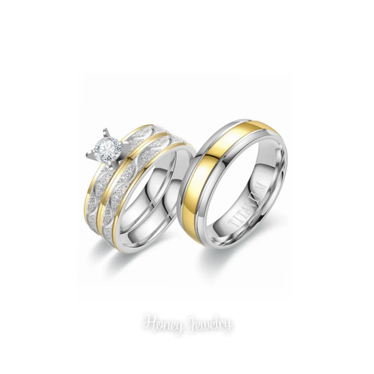 Trio de Anillos para pareja escarchado con bisel dorado