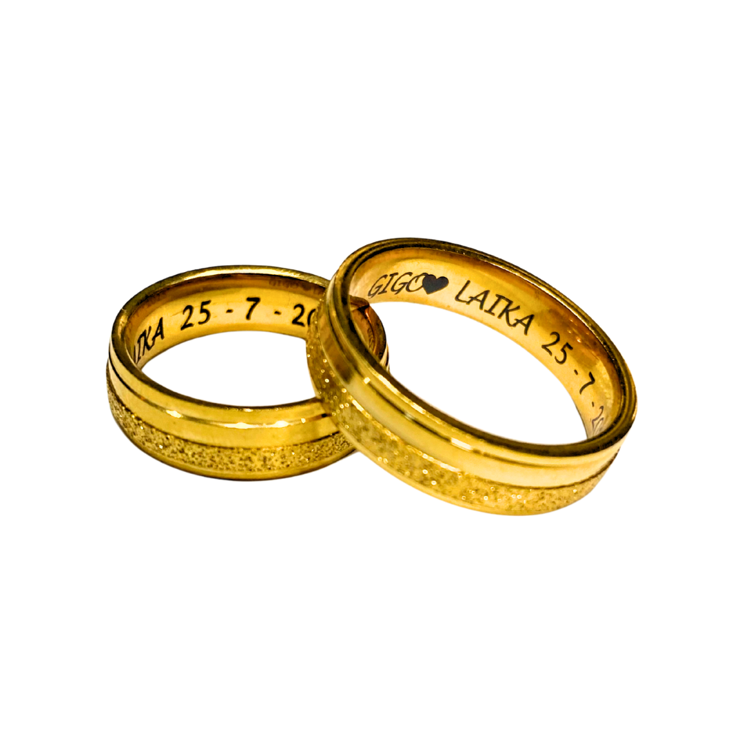 DUO DE ANILLOS DE PAREJA CON LINEA ESCARCHADA