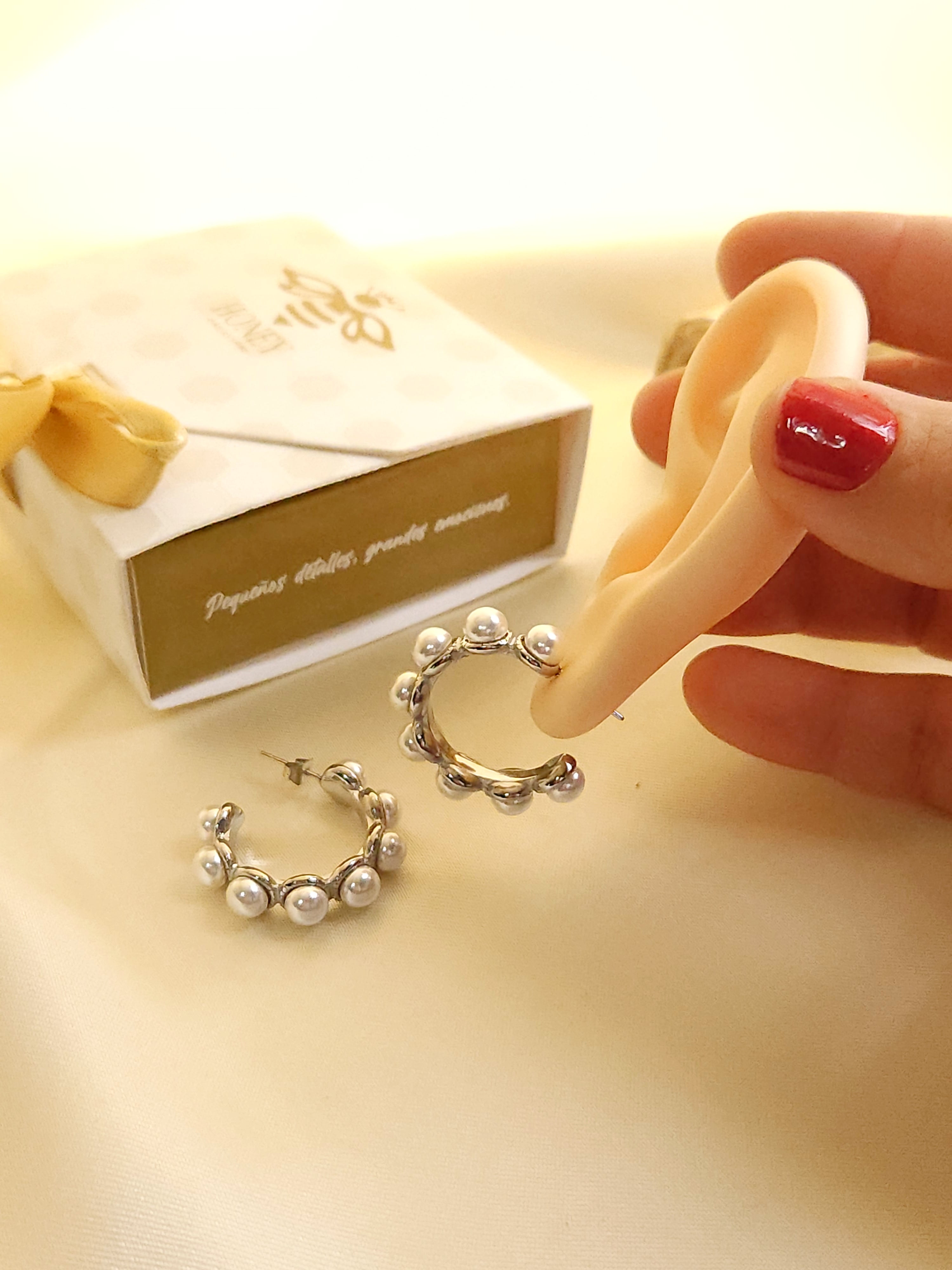 Aretes argollas y perlas x 8