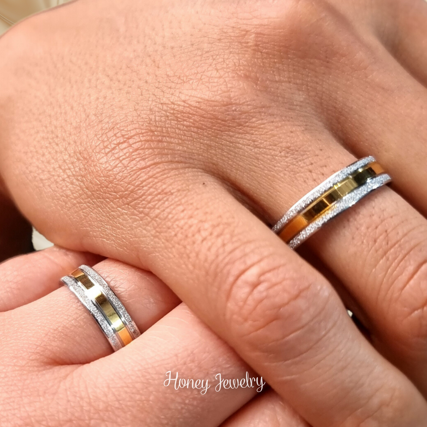 Anillos para pareja bicolor escarchado plateado