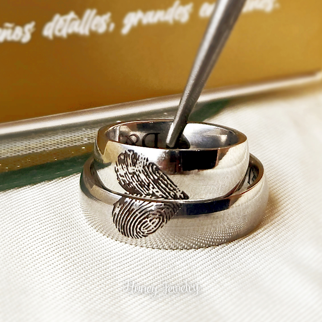 DUO DE ANILLOS CON HUELLAS DACTILARES