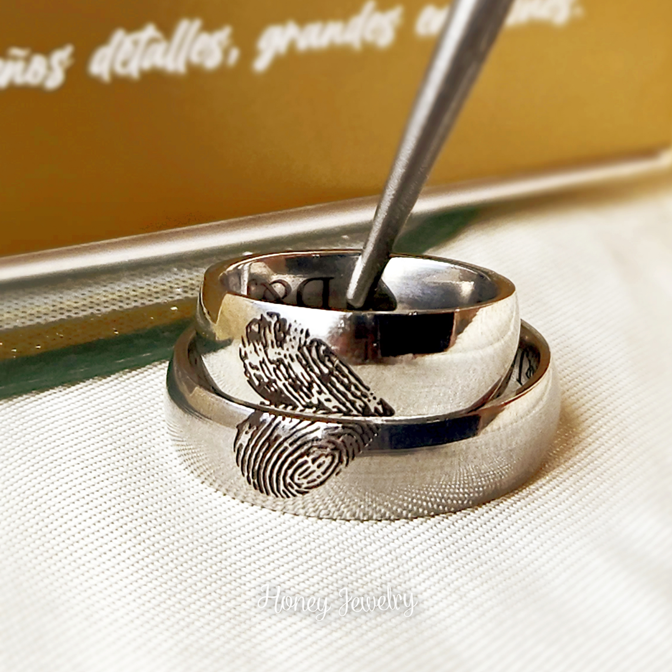 DUO DE ANILLOS CON HUELLAS DACTILARES