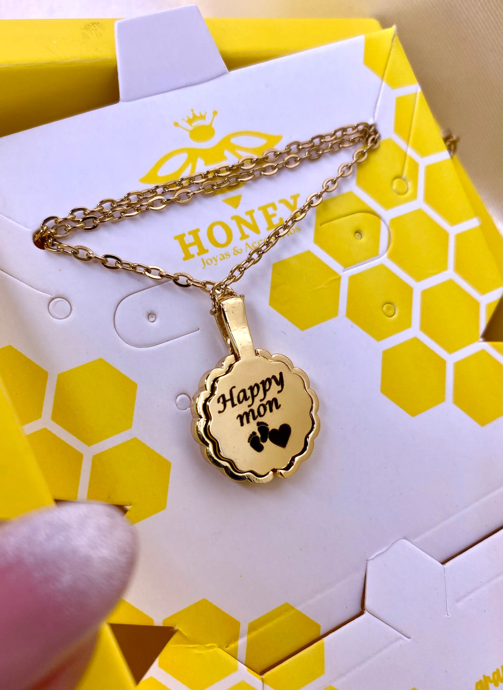 COLLAR RELICARIO MARGARITA