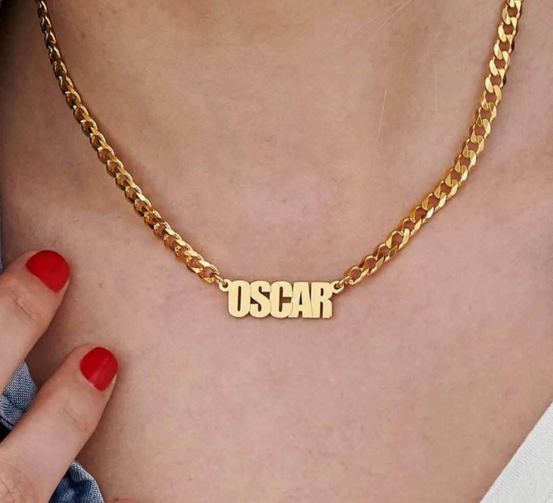 COLLAR CON NOMBRE EN MAYUSCULAS + CADENA GRUESA