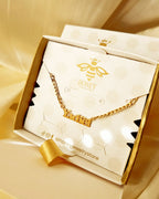 Ketting met naam in hoofdletters en dikke ketting