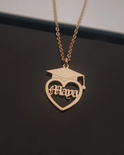 Collar birrete + corazón con nombre