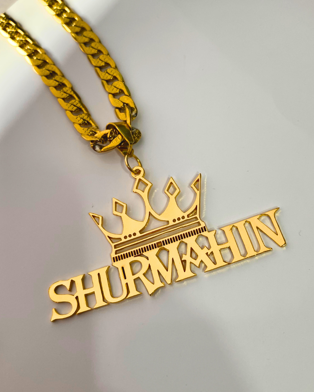 COLLAR CON CON NOMBRE Y CORONA DE REY