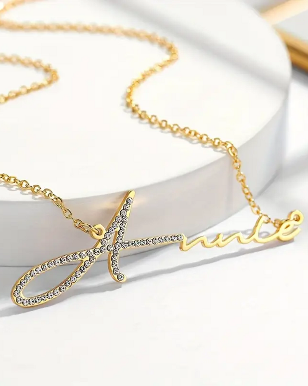 COLLAR CON NOMBRE CLÁSICO + CIRCONES EN INICIAL