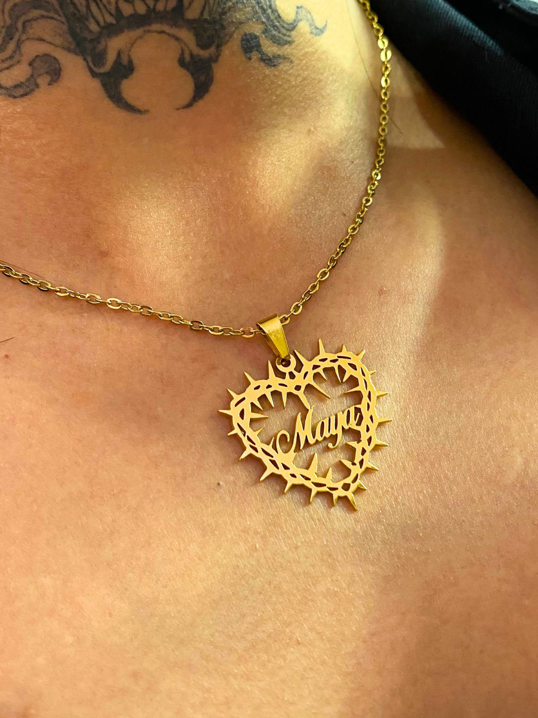 COLLAR CORAZON ESPINADO CON NOMBRE