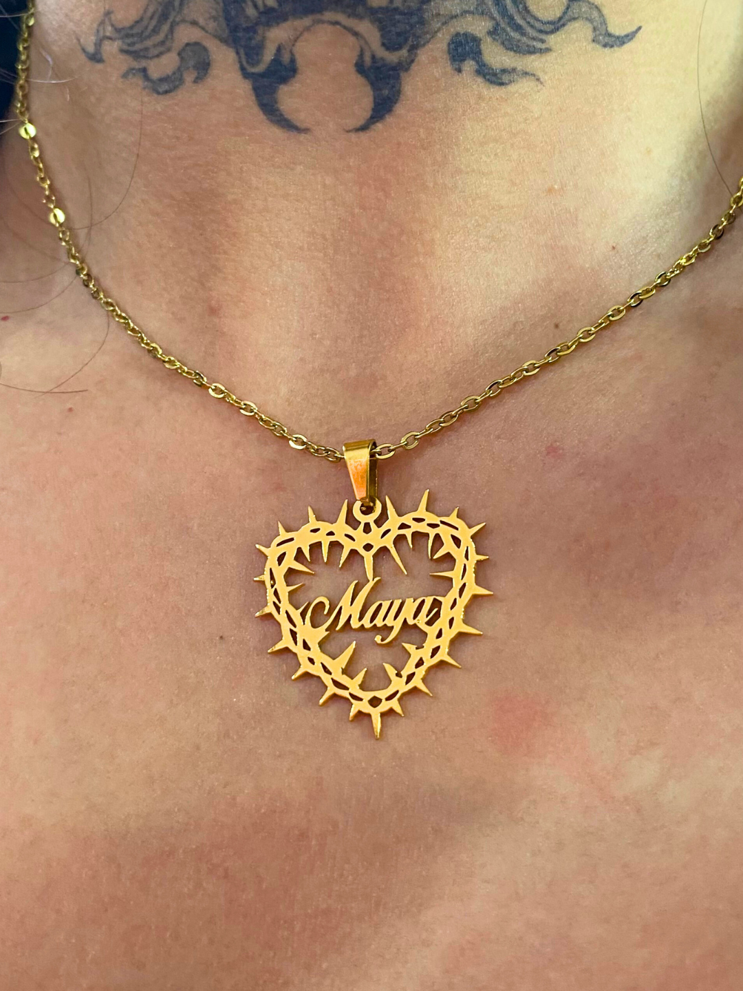 COLLAR CORAZON ESPINADO CON NOMBRE