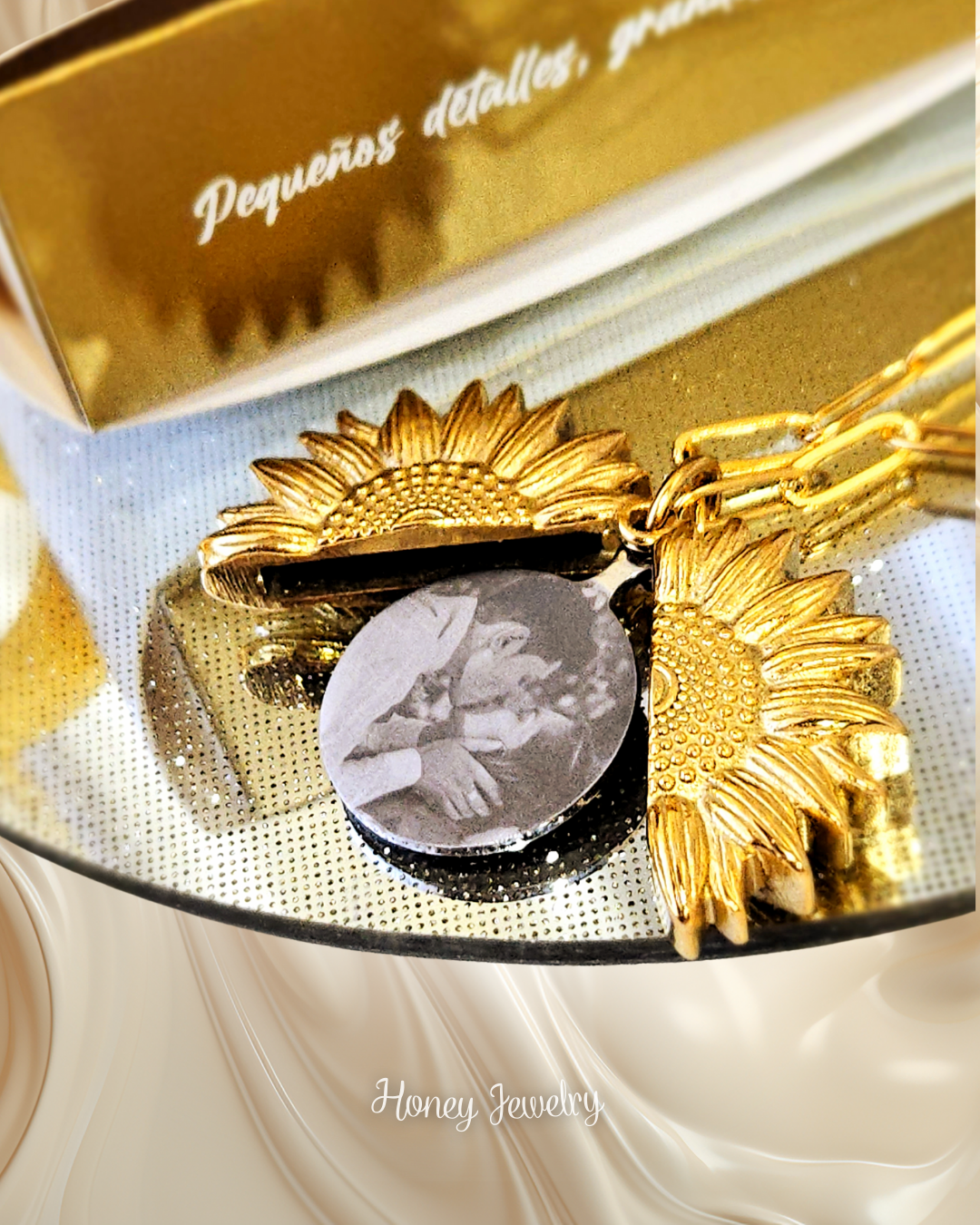 COLLAR RELICARIO GIRASOL