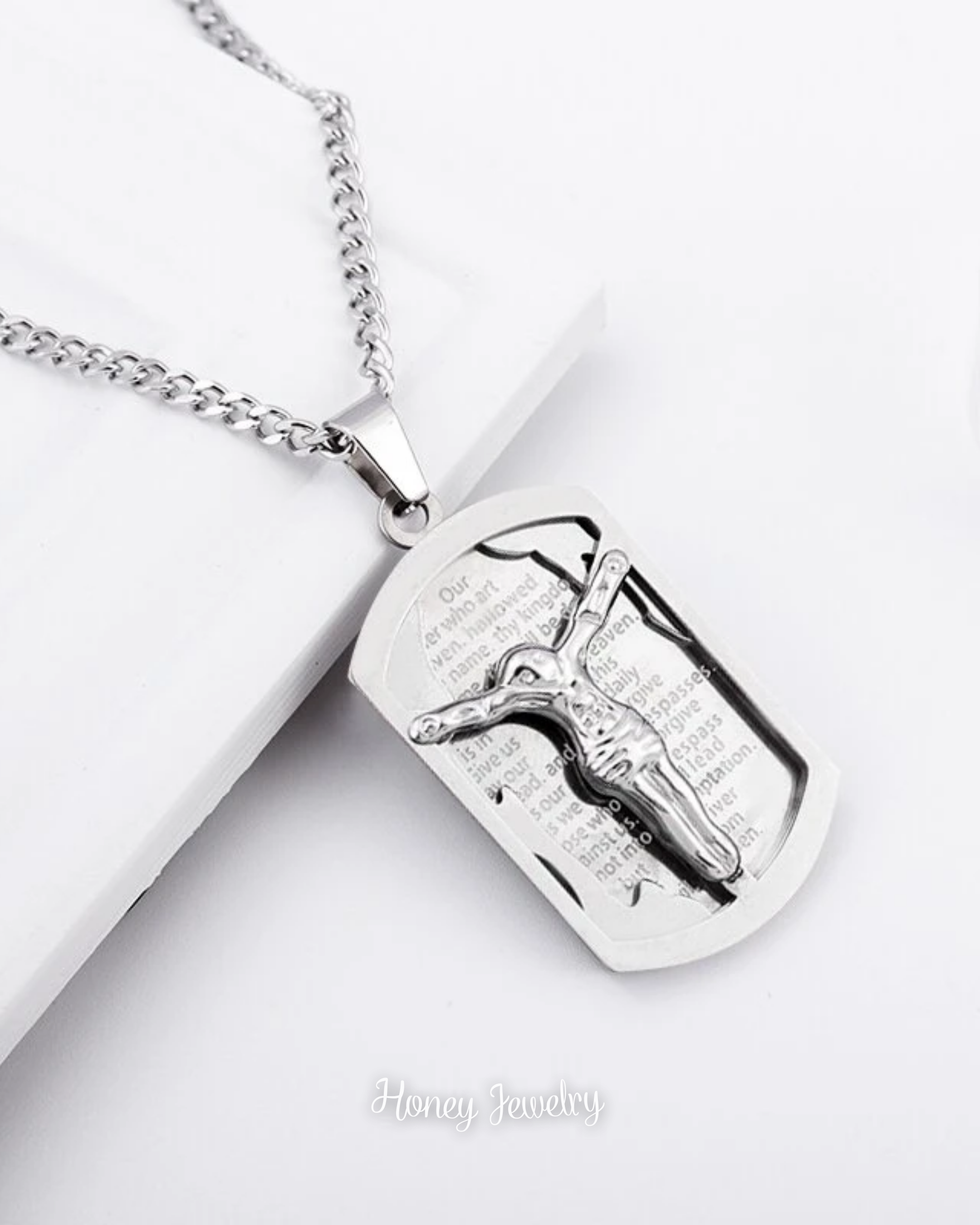 COLLAR PLACA CON SILUETA DE CRISTO REDENTOR