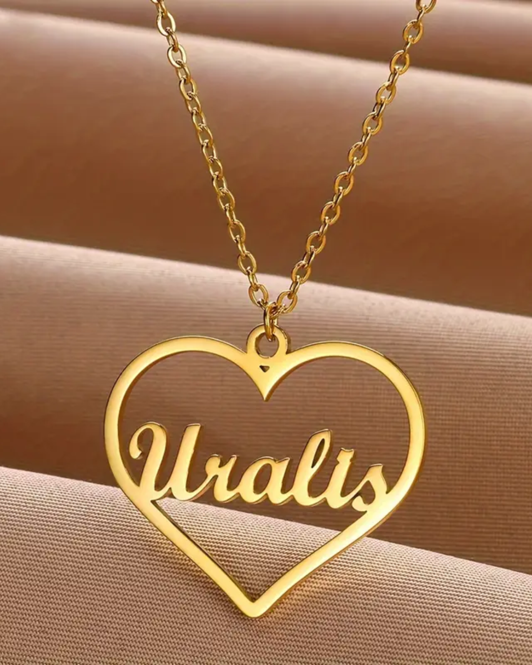 COLLAR NOMBRE DENTRO DEL CORAZON