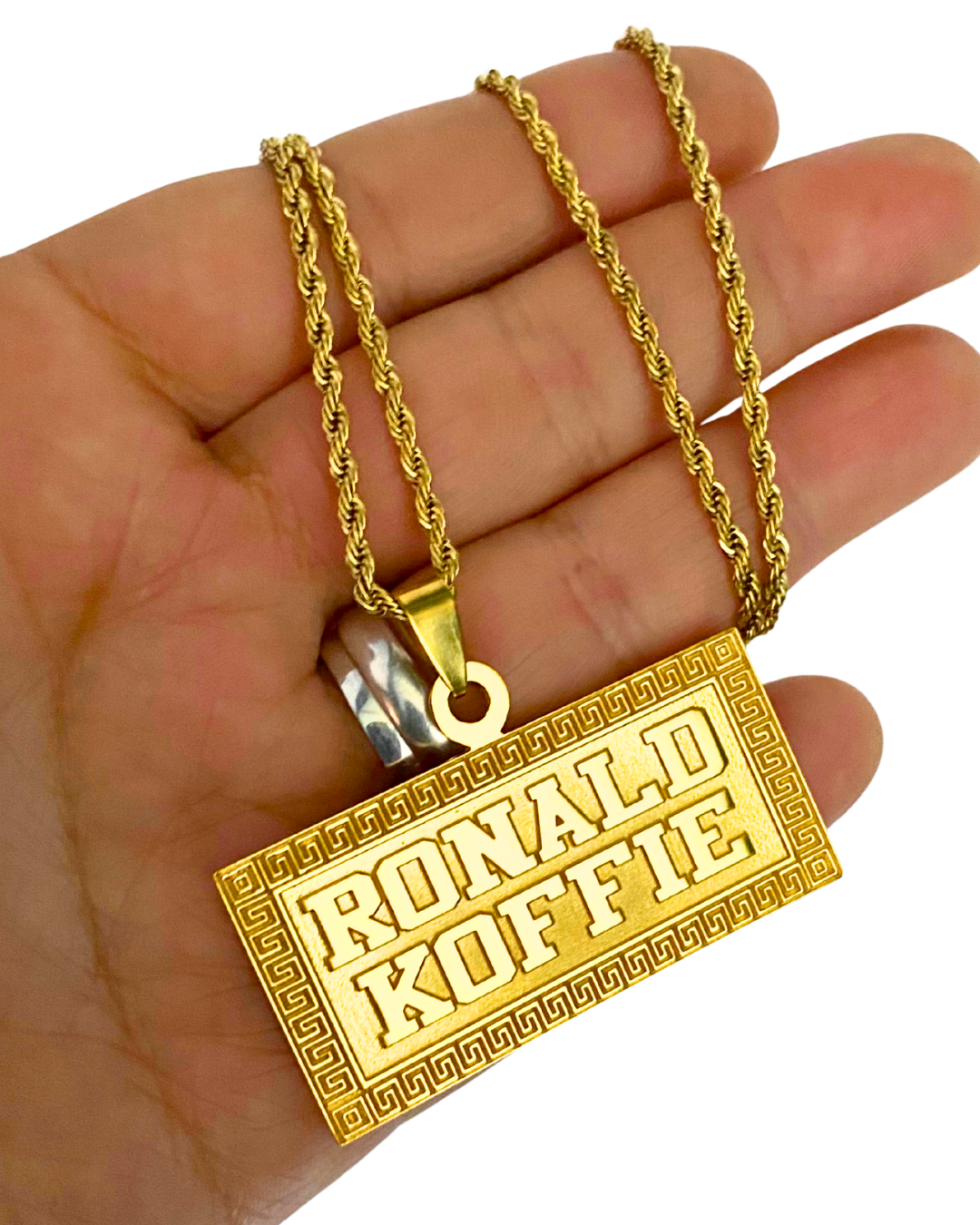 COLLAR PLACA MEDIANA CON NOMBRE A RELIEVE