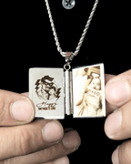 COLLAR LIBRO DE AMOR MAXI