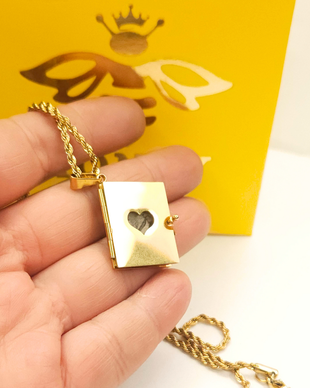 COLLAR LIBRO DE AMOR CORAZÓN MAXI