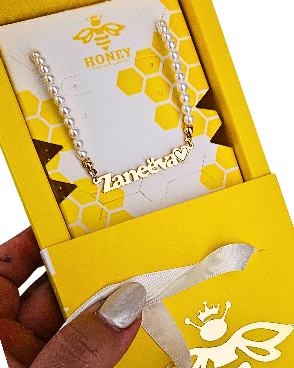 COLLAR CON NOMBRE Y PERLAS NATURALES MINI