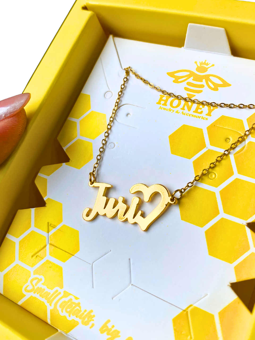 COLLAR CON NOMBRE CLÁSICO Y CORAZON