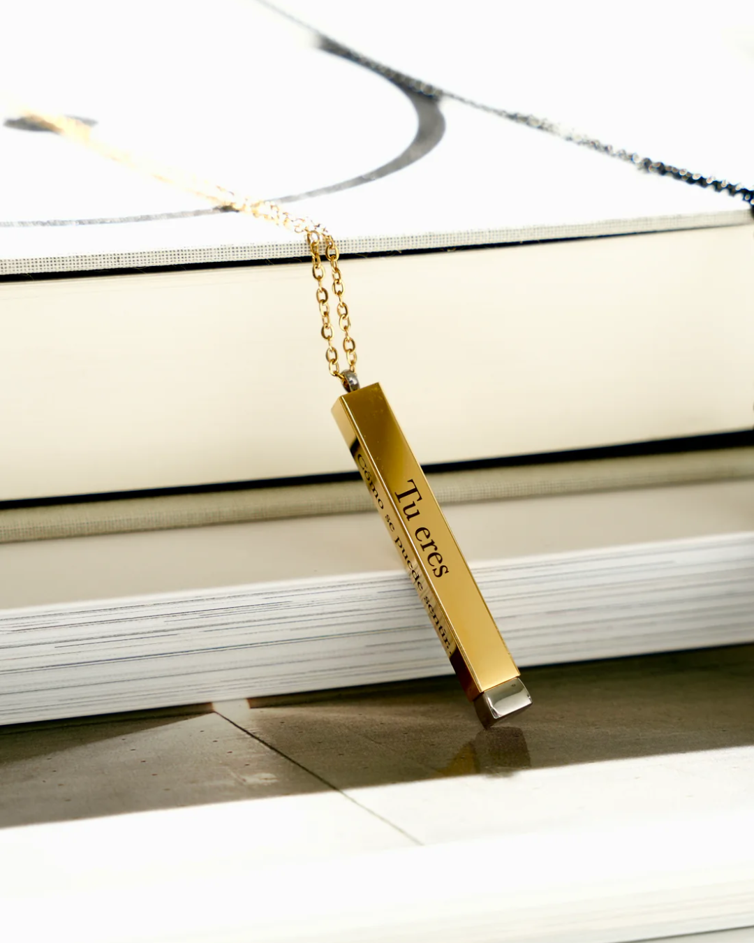 COLLAR BARRA OCULTA CON GRABADO LASER 360°