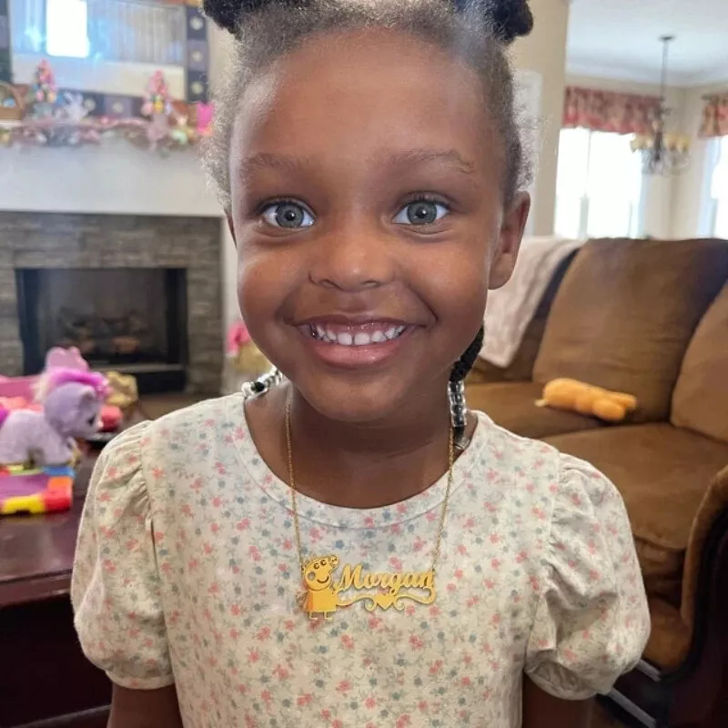 COLLAR CON NOMBRE CARTOON