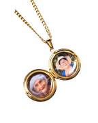 Ronde medaillonketting met bloemen