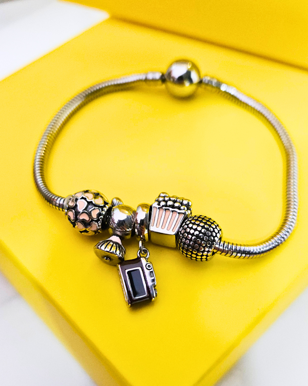 PULSERA VARIOS DIJES