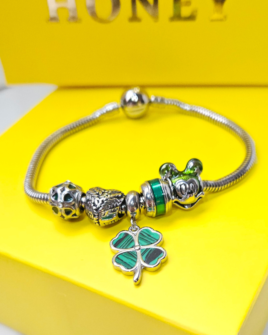 PULSERA VARIOS DIJES