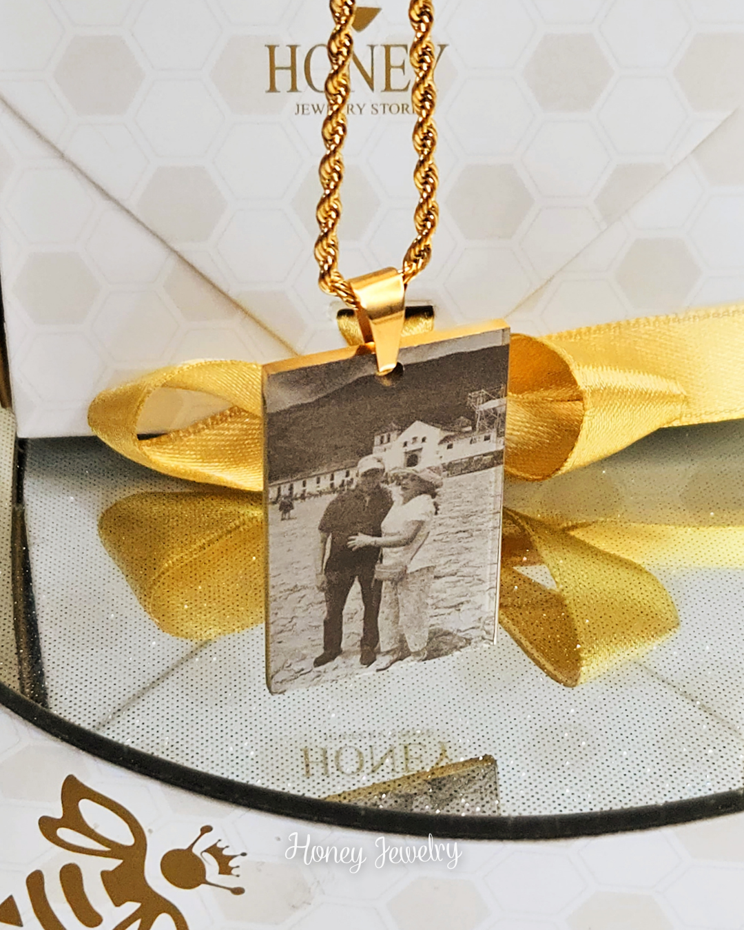 COLLAR PLACA RECTANGULAR CON FOTOGRABADO