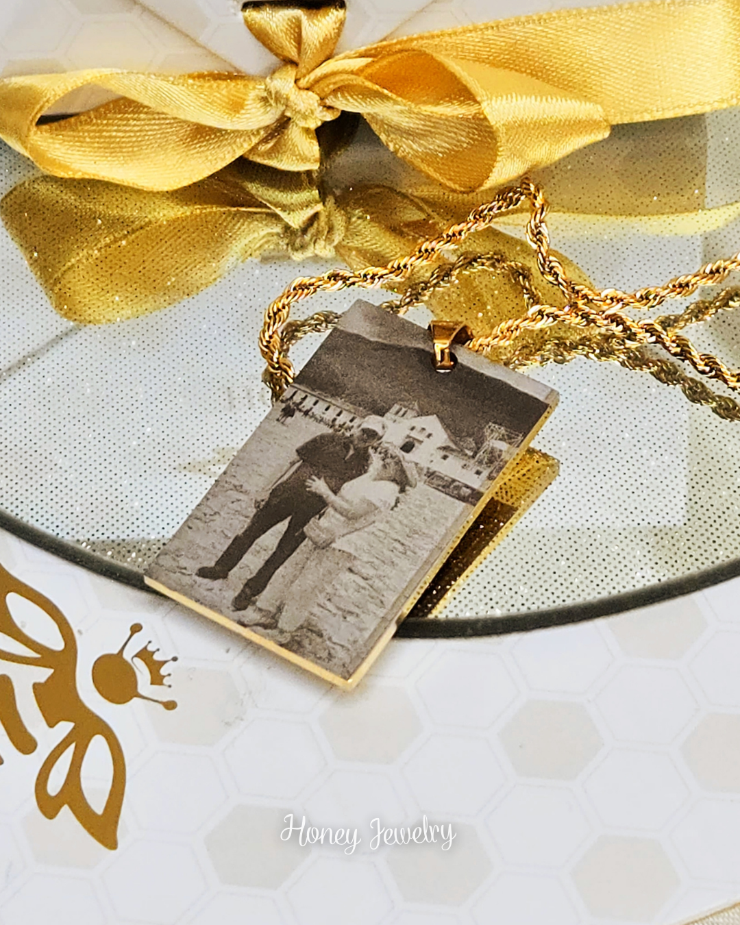 COLLAR PLACA RECTANGULAR CON FOTOGRABADO