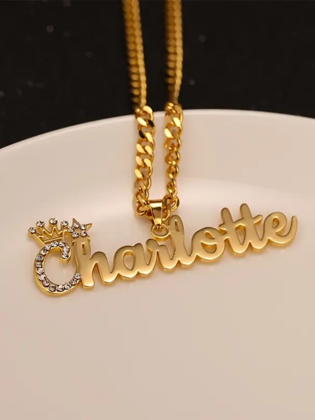 COLLAR CON NOMBRE CLÁSICO CON CIRCON EN INICIANL Y CADENA GRUESA