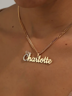 COLLAR CON NOMBRE CLÁSICO CON CIRCON EN INICIANL Y CADENA GRUESA