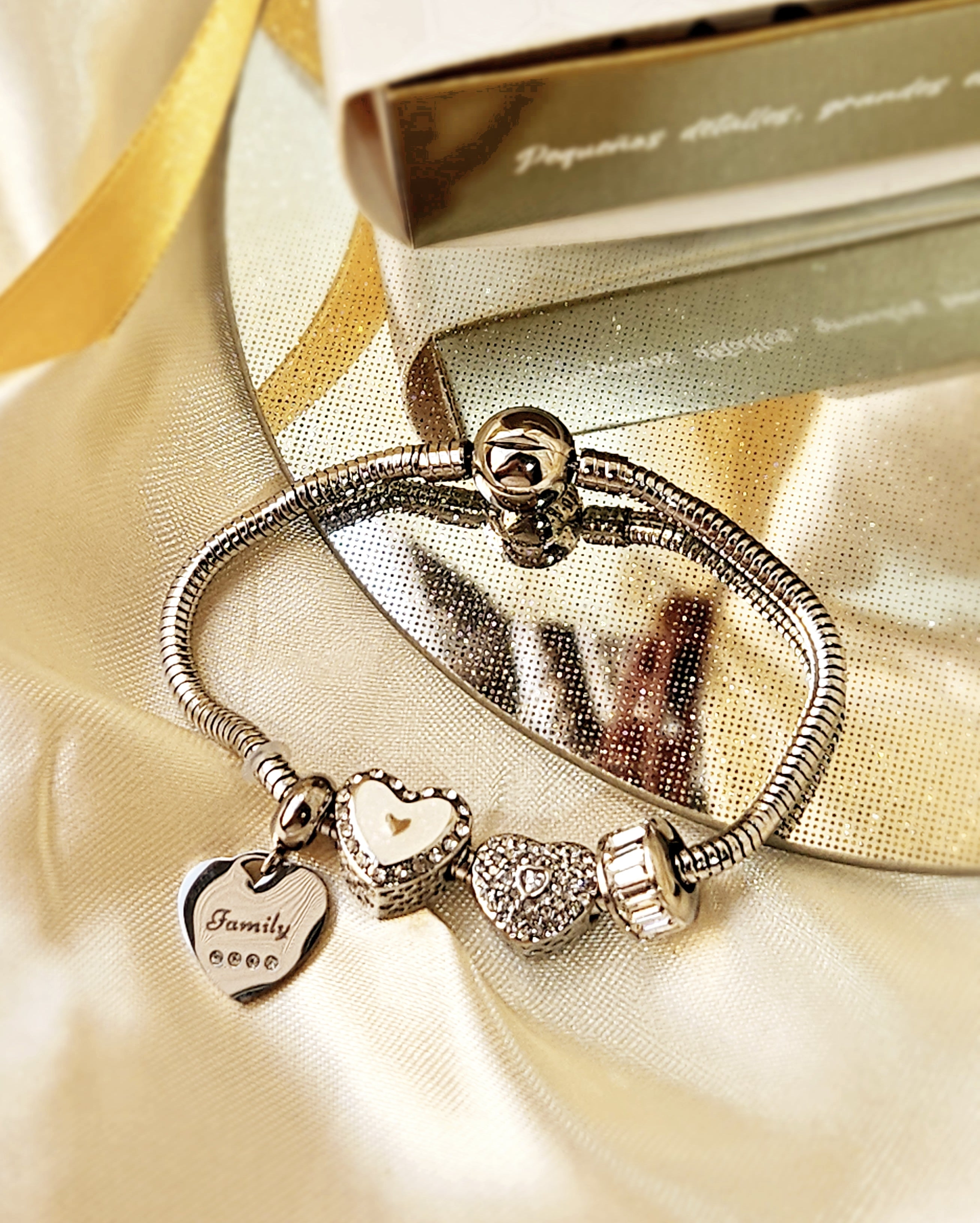 PULSERA VARIOS DIJES