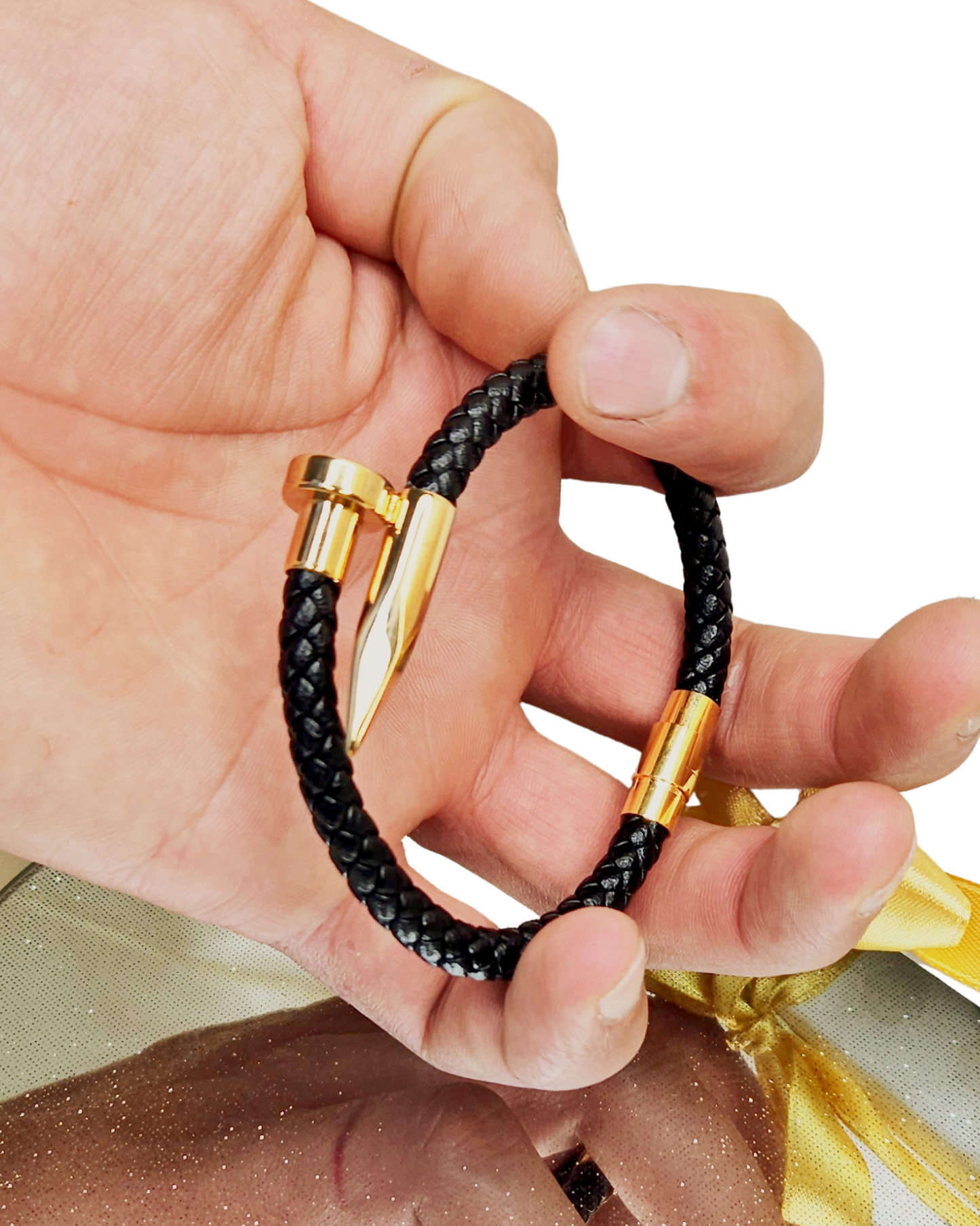 Pulsera para hombre correa en cuero tipo clavo