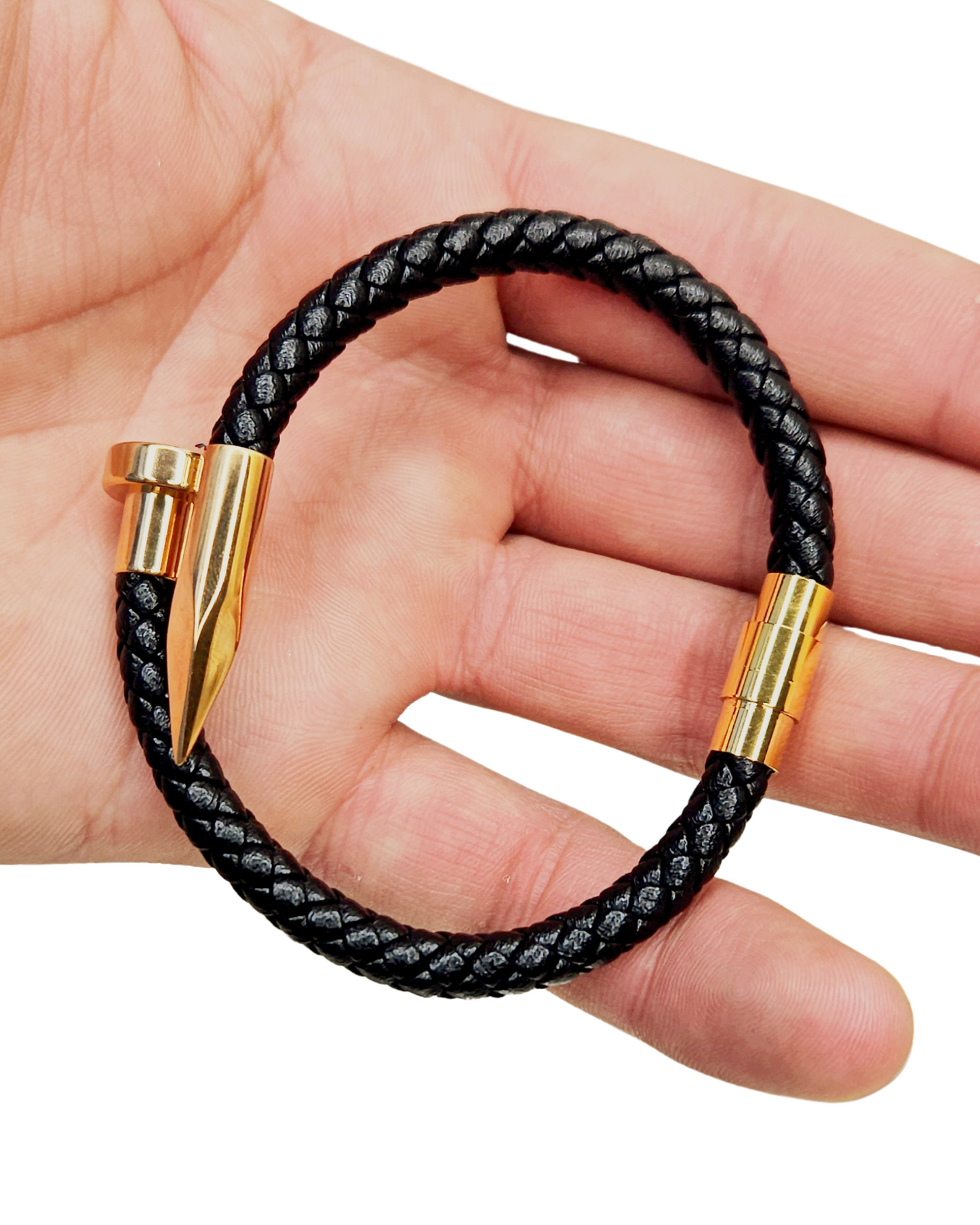 Pulsera para hombre correa en cuero tipo clavo