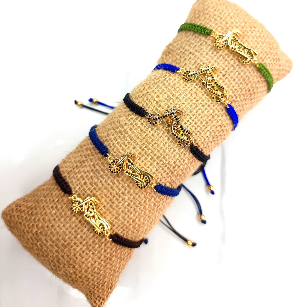 Round pendant bracelet with fully woven anti-allergic thread - laser photoengraving