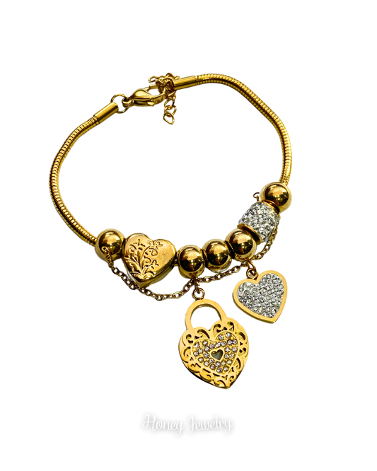 Movable charm bracelet